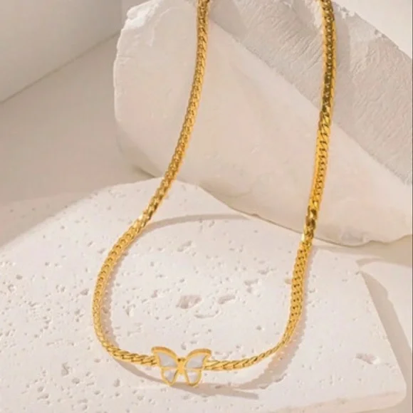 Fashion Jewelry Gold and White Butterfly Necklace Set NWT - Picture 5 of 9